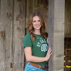 Meet your Posher, Alyssa